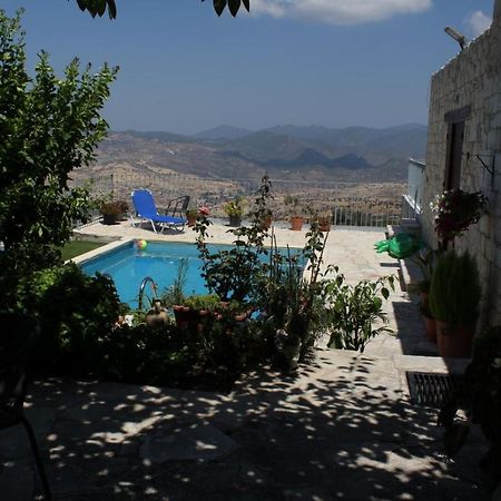 Georgia'S House Bed and Breakfast Fyti Buitenkant foto