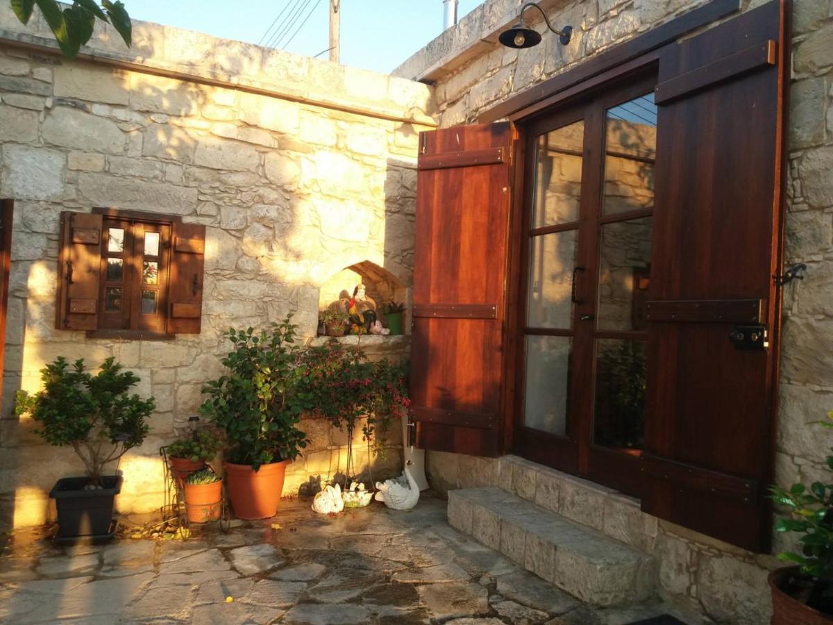 Georgia'S House Bed and Breakfast Fyti Buitenkant foto