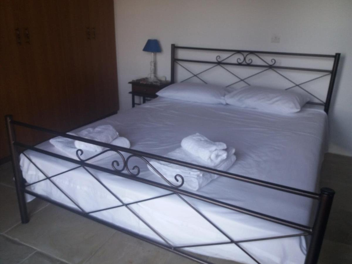 Georgia'S House Bed and Breakfast Fyti Buitenkant foto