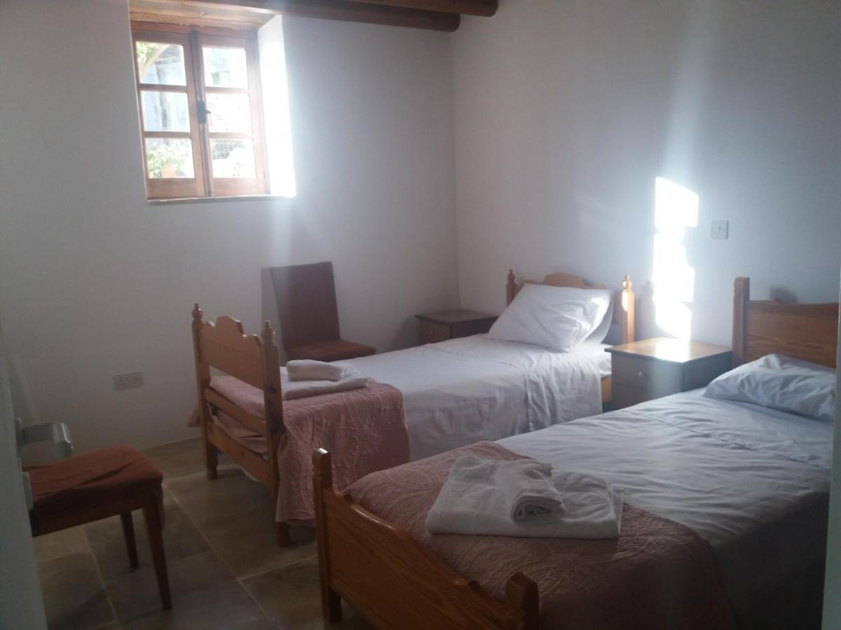 Georgia'S House Bed and Breakfast Fyti Buitenkant foto