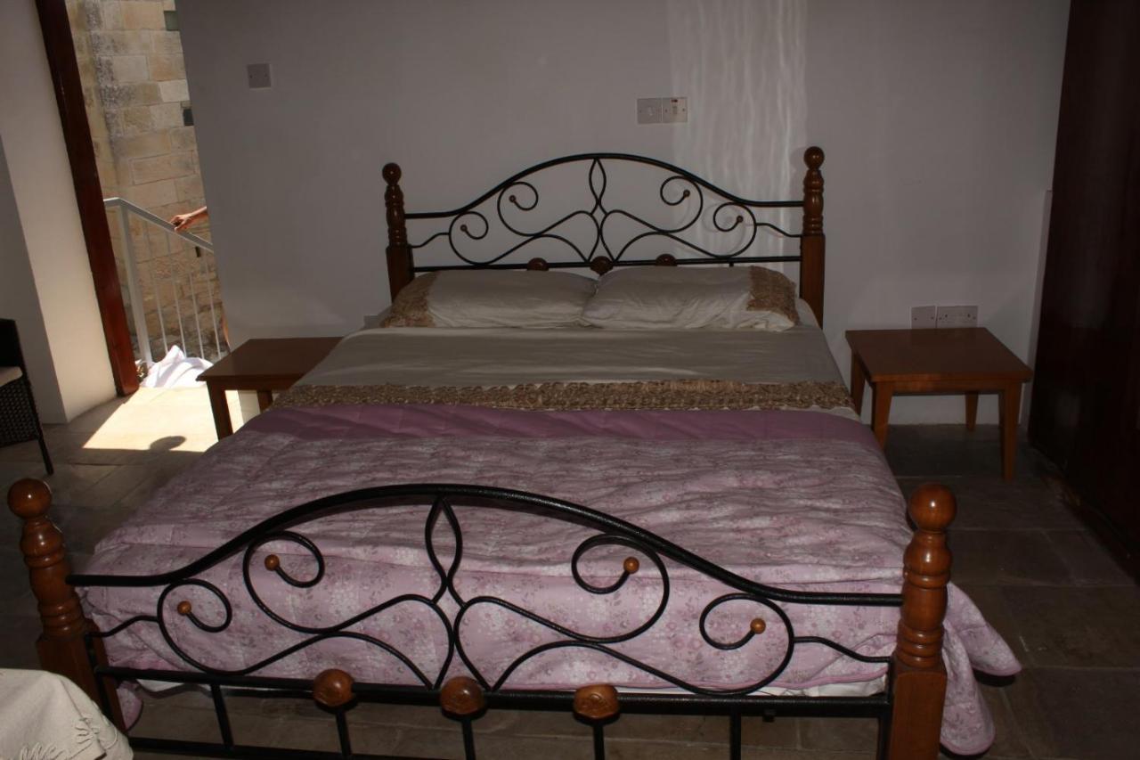 Georgia'S House Bed and Breakfast Fyti Buitenkant foto