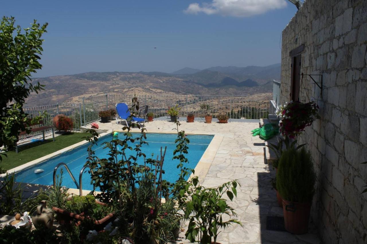 Georgia'S House Bed and Breakfast Fyti Buitenkant foto