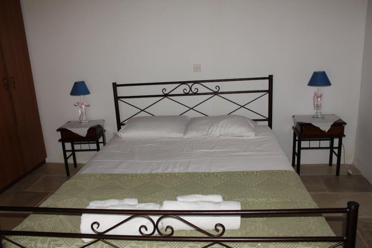 Georgia'S House Bed and Breakfast Fyti Buitenkant foto